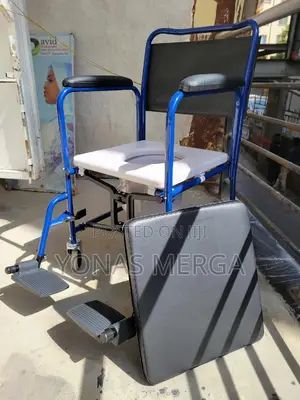 Toilet Chair卌三wipeable PVC Seat and Back Max User Weight: 1150 Kg