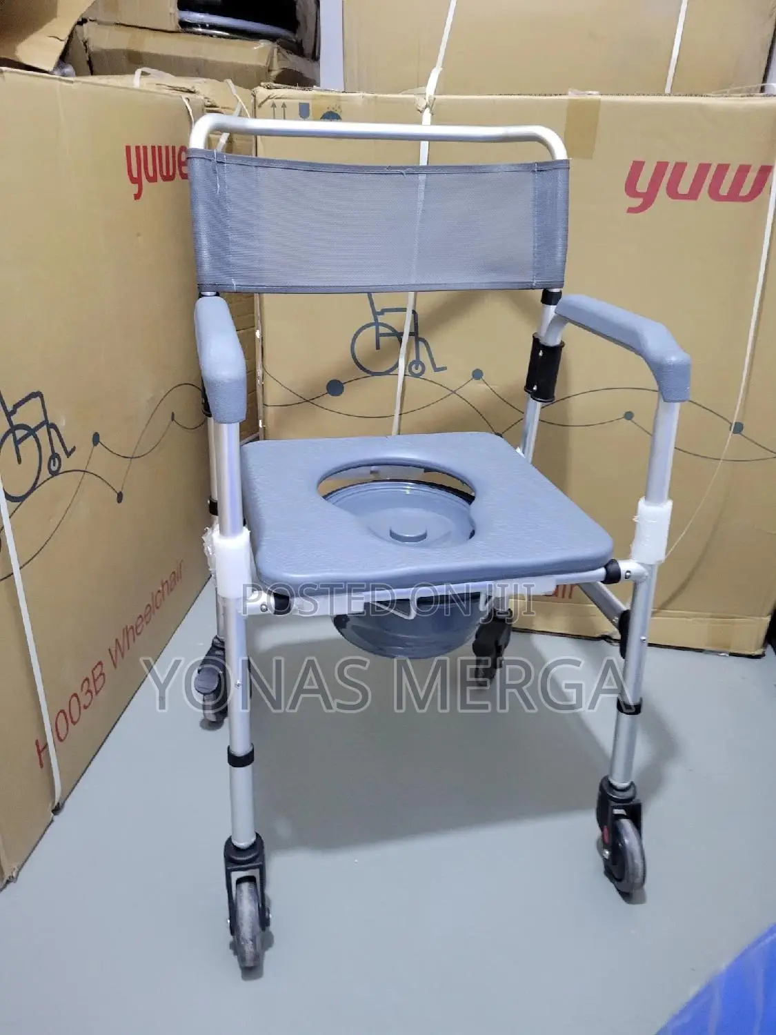 Toilet Seat/Wheeled Commode昀昍with Padded Seat, Brakes