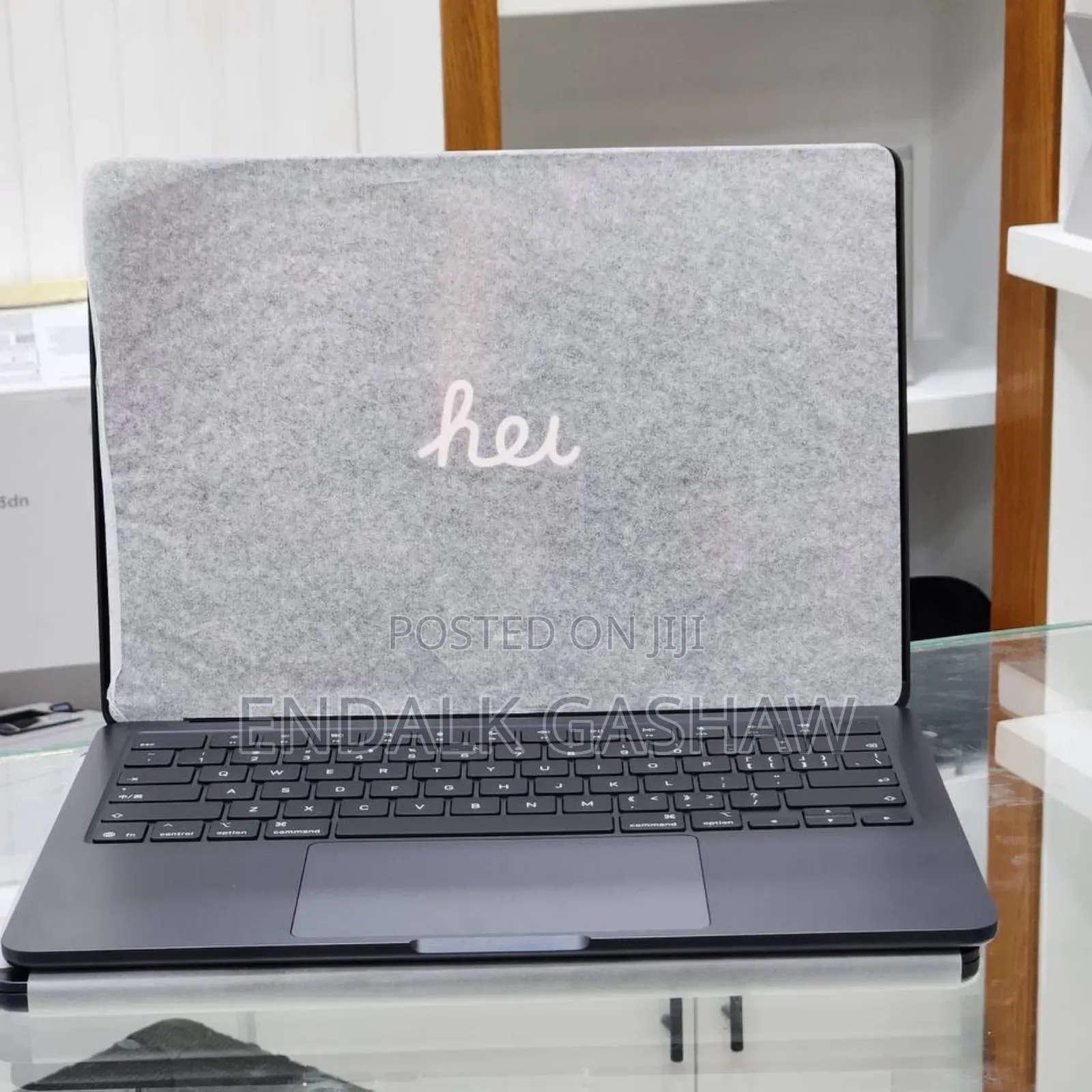 New Laptop Apple MacBook Air 2025 M4 13-Inch 8GB Apple M4 SSD 256GB