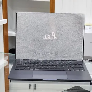 New Laptop Apple MacBook Air 2024 M3 13-Inch 16GB Apple M4 SSD 256GB