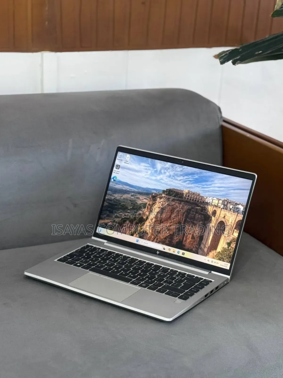 New Laptop HP EliteBook 640 G9 16GB Intel Core I7 SSD 512GB