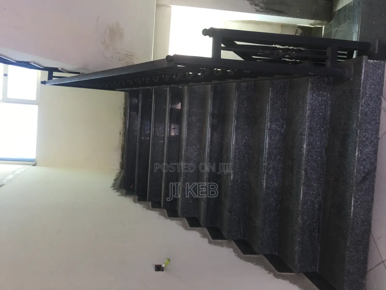 20bdrm House in Hayahulet, Bole for sale