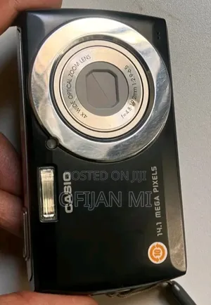 Digital Camera Casio 14.1 Mp