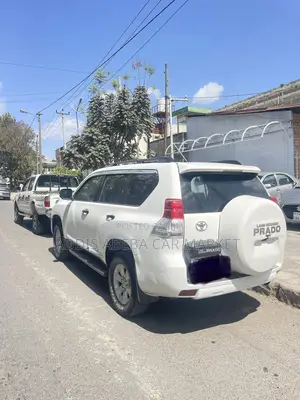 Toyota Land Cruiser Prado 2011 White