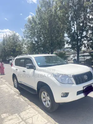 Toyota Land Cruiser Prado 2011 White