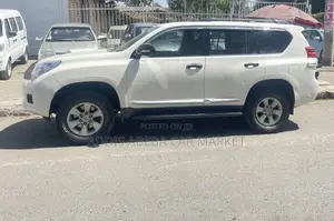 Toyota Land Cruiser Prado 2011 White