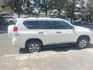 Toyota Land Cruiser Prado 2011 White