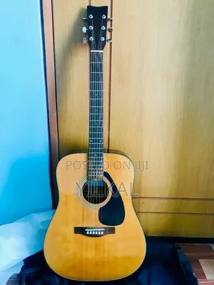 Yamaha 340 Acoustic Guitar