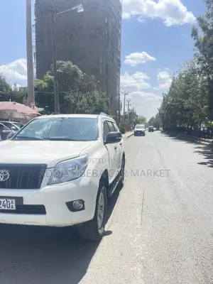 Toyota Land Cruiser Prado 2011 White