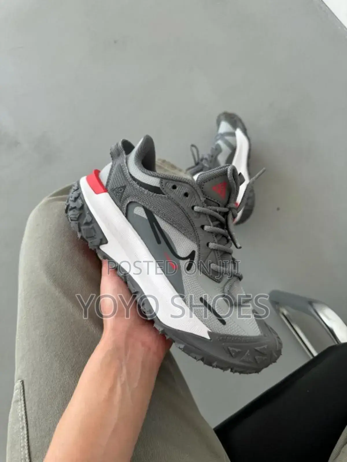 Nike Sneaker Acg Mountain Fly Low Gray Fashion Sneaker