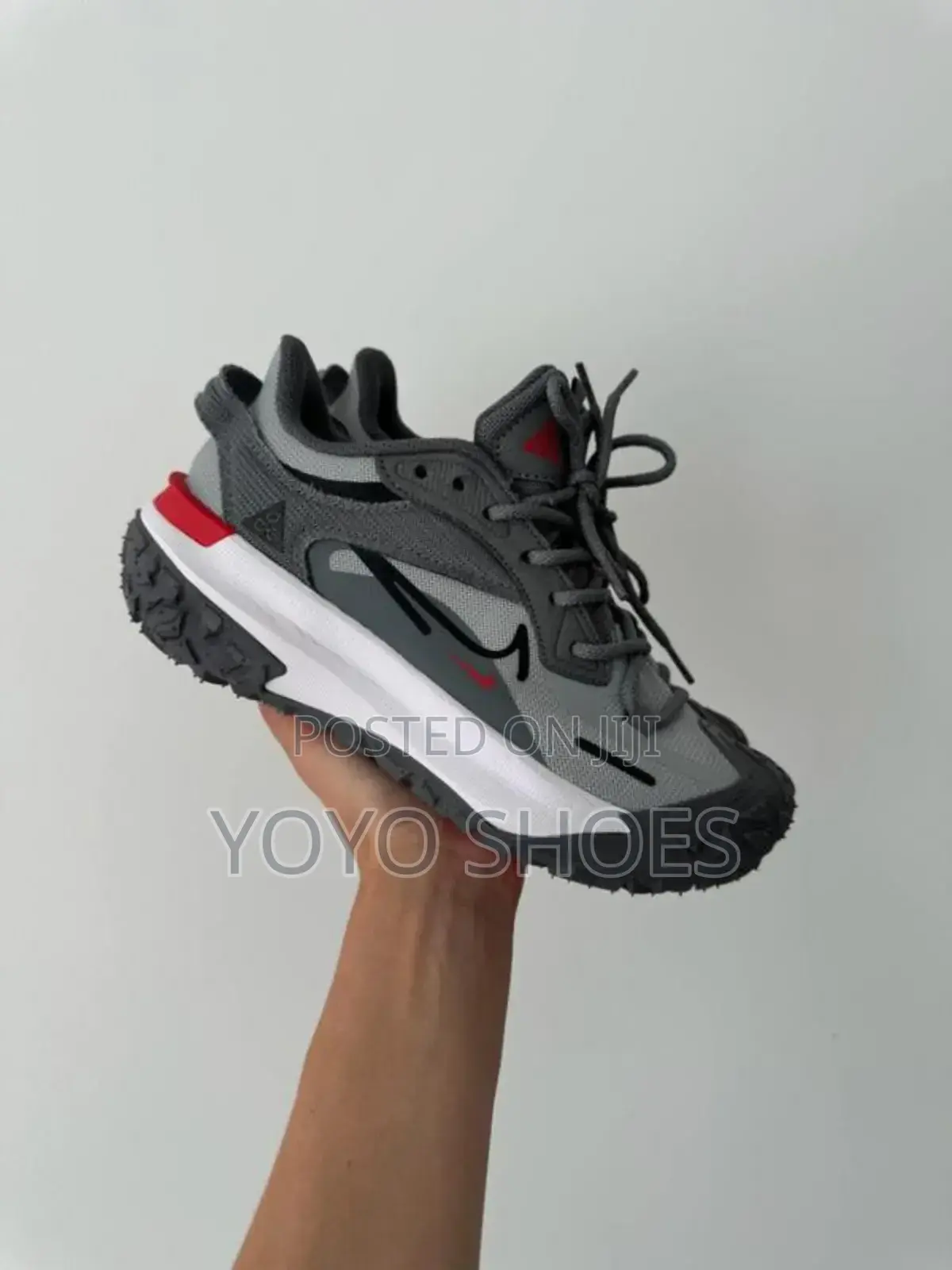 Nike Sneaker Acg Mountain Fly Low Gray Fashion Sneaker