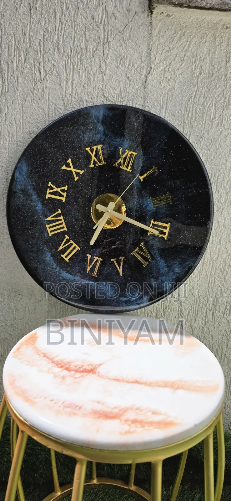 ለየት ያሉ የግድግዳ ሰዓቶች (Handmade Resin Wall Clocks)**