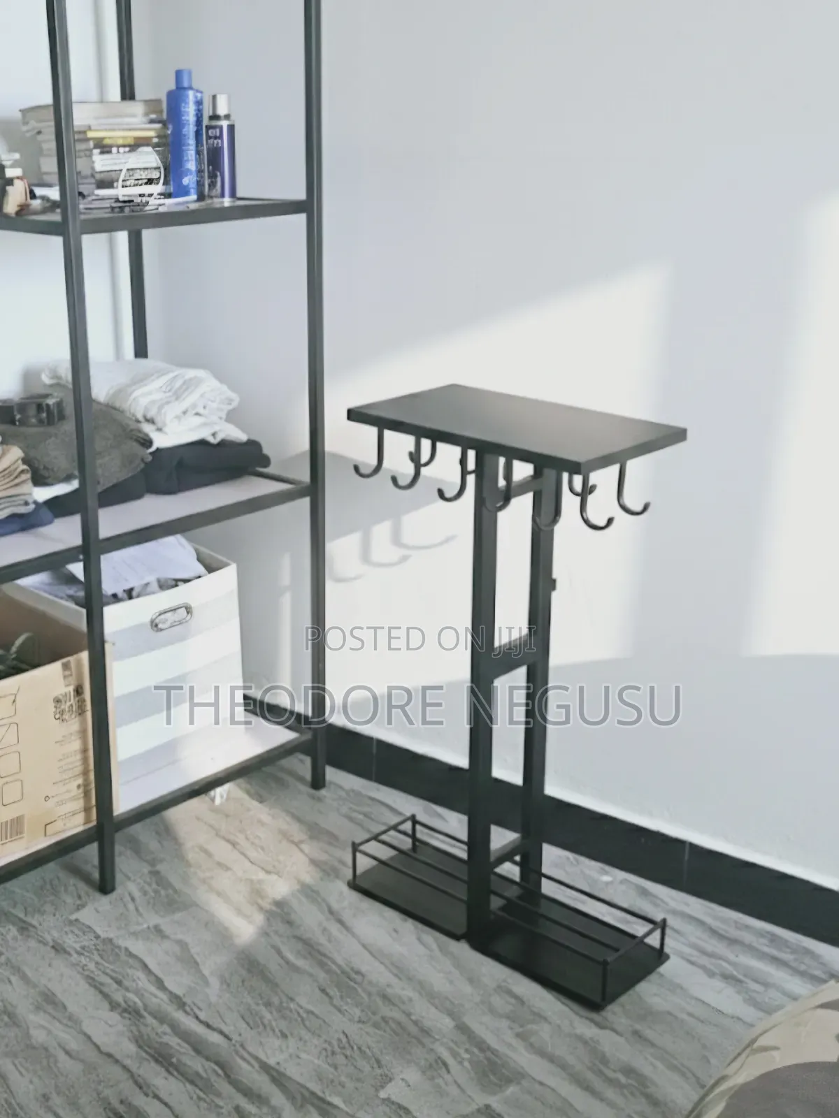 Coat, Shoe Valet Stand ቀላል የመግቢያ በር ፤ ለኮት፣ ለጫማ እና ለቁልፍ ማስቀመጫ