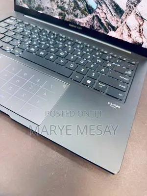 New Laptop Asus Zenbook 14 UX434 16GB Intel Core I7 SSD 512GB