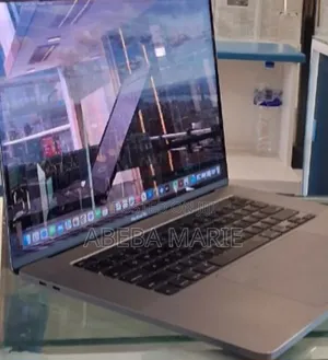 New Laptop Apple MacBook Pro 2019 32GB Intel Core I7 SSD 512GB