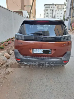 Peugeot 5008 2022 Burgundy