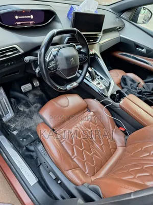 Peugeot 5008 2022 Burgundy