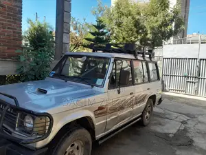 Mitsubishi Pajero 1989 Silver