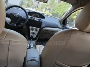 Toyota Belta 2009 Silver