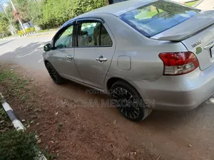 Toyota Belta 2009 Silver