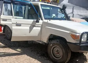 Toyota Hilux 2017 White