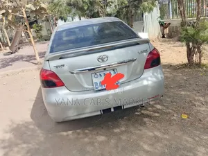 Toyota Belta 2008 Silver