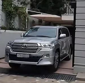 Toyota Land Cruiser 2017 Silver