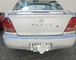 Toyota Platz 2001 Silver