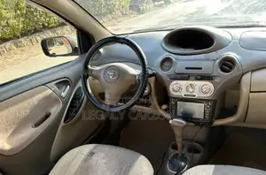 Toyota Platz 2004 Silver