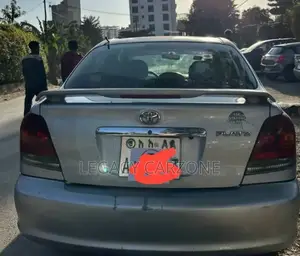 Toyota Platz 2004 Silver