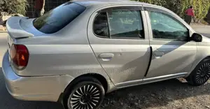Toyota Platz 2004 Silver