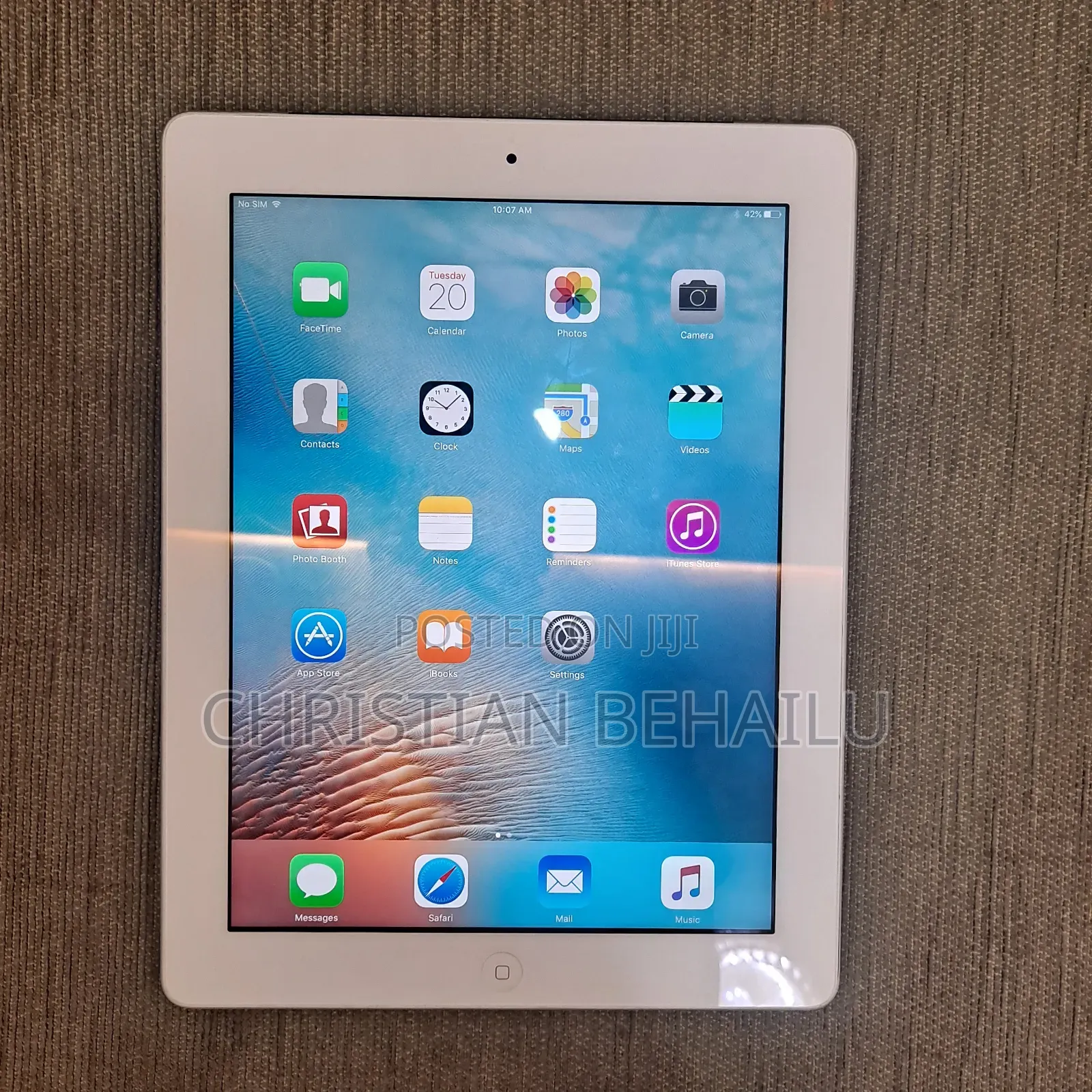 New Apple iPad 2 Wi-Fi + 3G 64 GB Silver