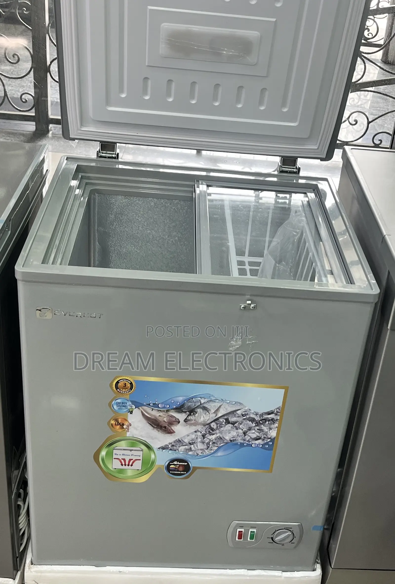 Everest Deep 200 Litre Freezer