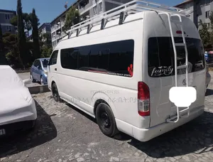 Toyota HiAce 2012 White