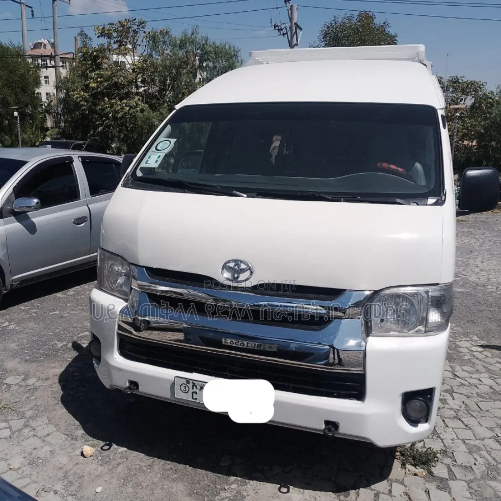 Toyota HiAce 2012 White