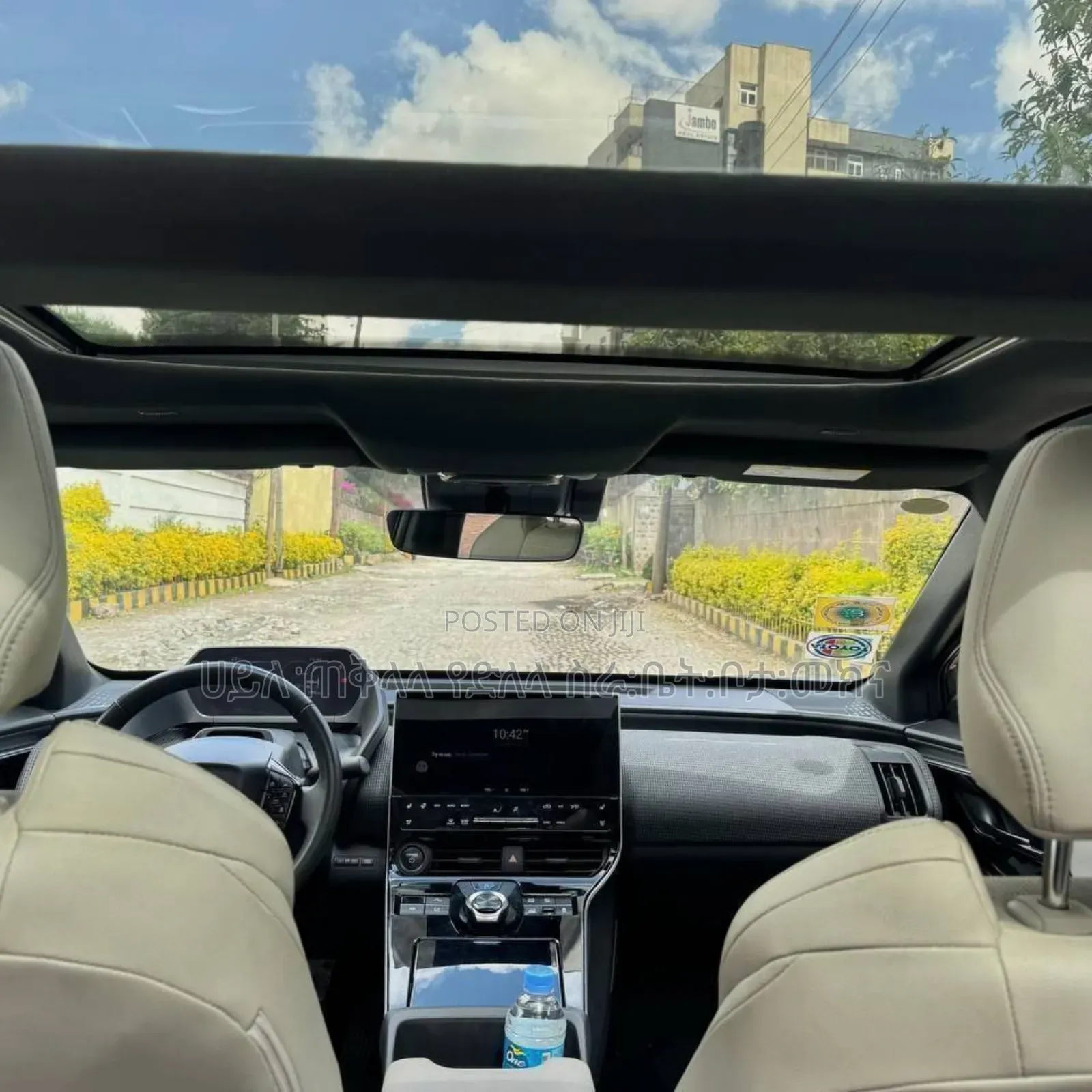 Toyota bZ4X 2023 Off white