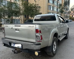 Toyota Hilux 2013 Gold