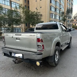 Toyota Hilux 2013 Gold