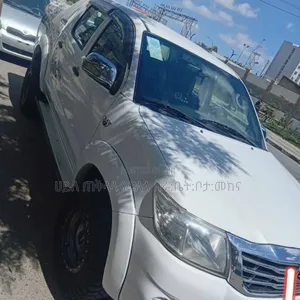 Toyota Hilux 2015 Ivory