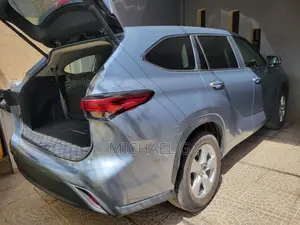 Toyota Highlander L AWD 2023 Blue