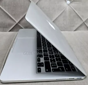 New Laptop Apple MacBook 2015 8GB Intel Core I5 SSD 128GB