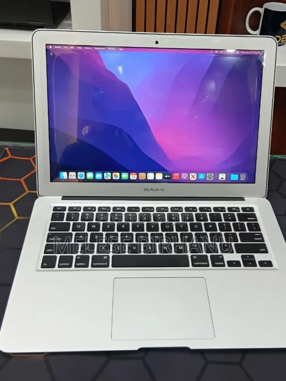 New Laptop Apple MacBook 2015 8GB Intel Core I5 SSD 256GB