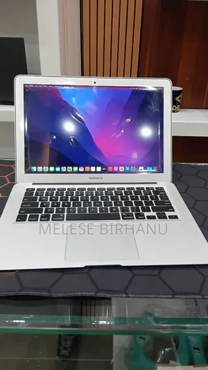 New Laptop Apple MacBook 2015 8GB Intel Core I5 SSD 256GB