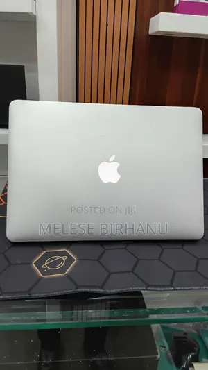 New Laptop Apple MacBook 2015 8GB Intel Core I5 SSD 256GB