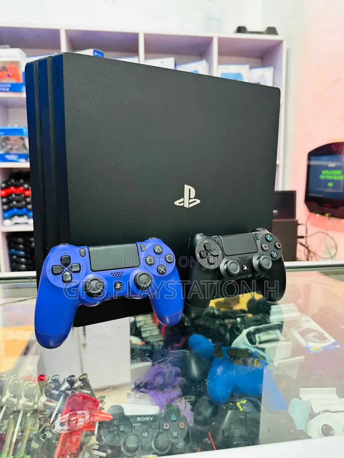 Playstation 4 Pro Jealbreak 1000gb+4 K Ultra Graphics Design GPS