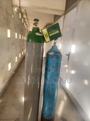 Oxygen Tank Filled With Gauge Medical Monitor፭¢Oxyhen Tank Benad New