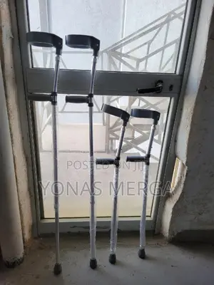 Aluminium Walking Crutches With Spring System, Padded Hand