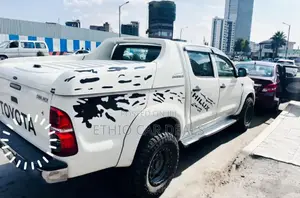 Toyota Hilux SR HI-RIDER 2015 White
