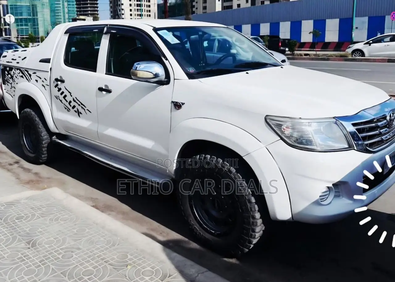 Toyota Hilux SR HI-RIDER 2015 White