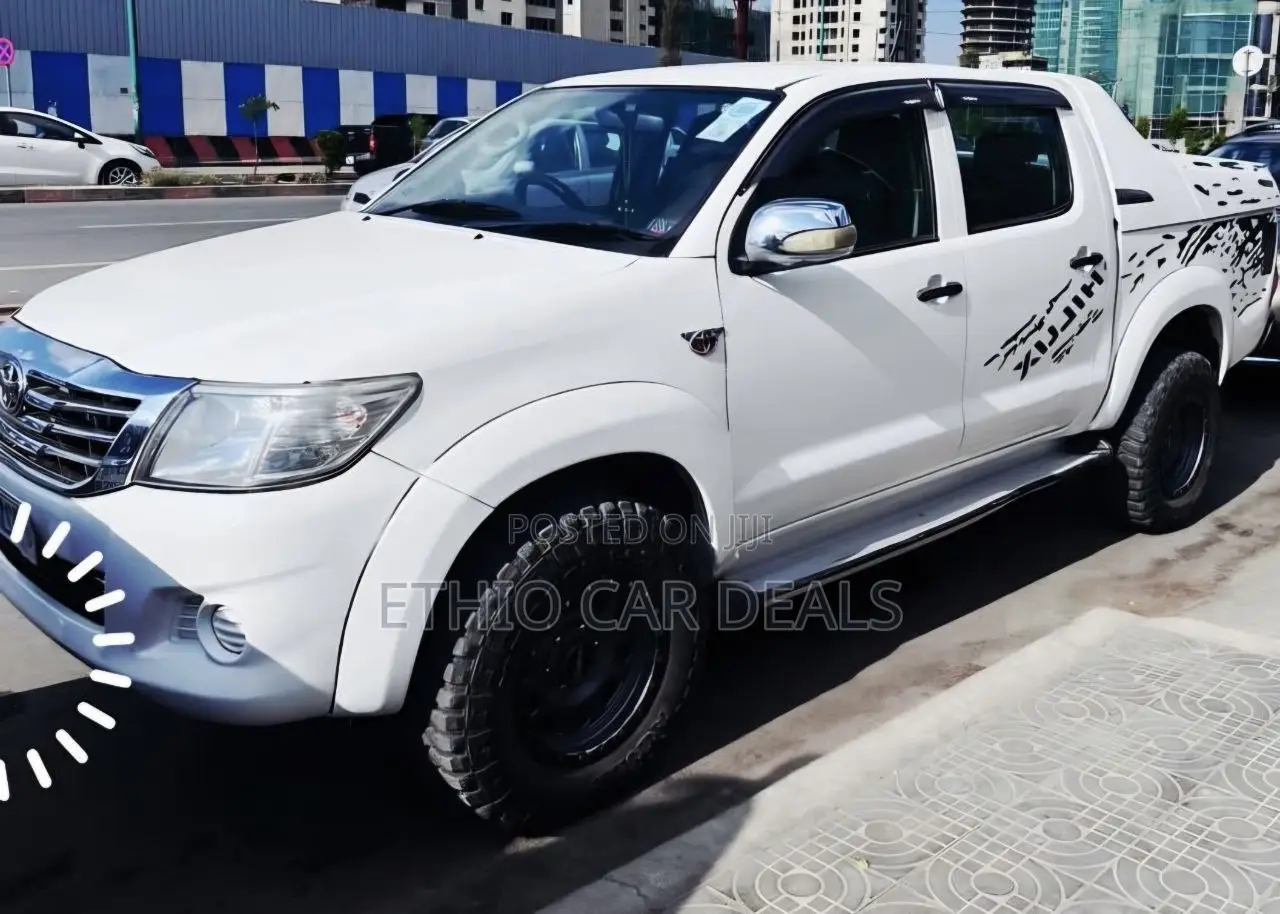 Toyota Hilux SR HI-RIDER 2015 White